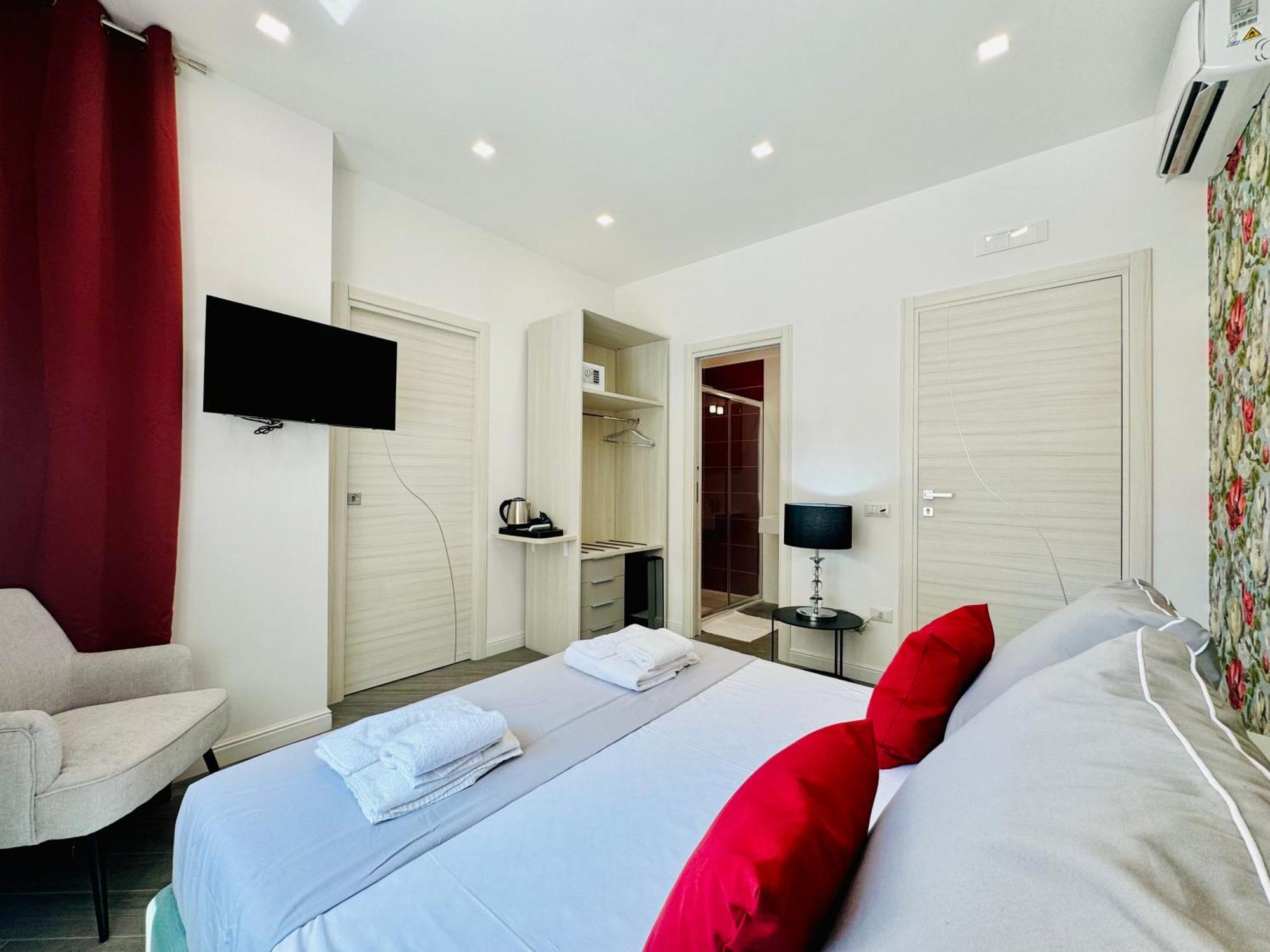 Yourhome - Santa Lucia Rooms Sorrento Esterno foto